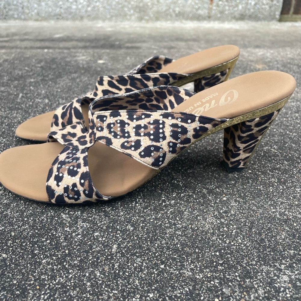 Onex Adele Leopard Elastic Size 9